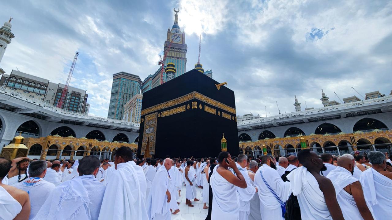 tour image